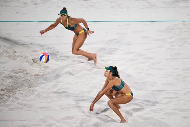 OLY24 Beach volleyball, Beachvolleyball Australian beach volleyball player Mariafe Artacho del Solar and Australian beach volleyball player Taliqua Clancy in action during the Women s Semifinal 51 beach volleyball match between Australia and Brazil at Eiffel Tower Stadium in Paris, as part of the 2024 Paris Olympic Games, Olympische Spiele, Olympia, OS France, Thursday, August 08, 2024. ( NO ARCHIVING, EDITORIAL USE ONLY, NO USE IN BOOKS WITHOUT CONSENT PARIS FRANCE Copyright: xJOELxCARRETTx 20240809130558597595