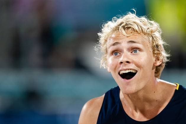 240808 David Ahman of Sweden reacts in a men s beach volleyball semifinal match between Qatar and Sweden during day 13 of the Paris 2024 Olympic Games on August 8, 2024 in Paris Photo Ludvig Thunman BILDBYRAN code LT LT0664 beachvolleyboll beach volleyball sandvolleyball olympic games olympics os ol olympiska spel olympiske leker paris 2024 paris os paris ol 13 bbeng depp  Copyright: LUDVIGxTHUNMAN BB240808LT049