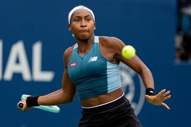 TORONTO, ON - AUGUST 08: Coco Gauff of the United States hits a shot during her second round match of the National Bank Open, part of the WTA, Tennis Damen Tour, at Sobeys Stadium on August 8, 2024 in Toronto, Canada. (Photo by Julian Avram Icon Sportswire) TENNIS: AUG 08 National Bank Open EDITORIAL USE ONLY Icon2408080179