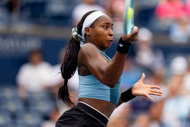 TORONTO, ON - AUGUST 08: Coco Gauff of the United States hits a shot during her second round match of the National Bank Open, part of the WTA, Tennis Damen Tour, at Sobeys Stadium on August 8, 2024 in Toronto, Canada. (Photo by Julian Avram Icon Sportswire) TENNIS: AUG 08 National Bank Open EDITORIAL USE ONLY Icon2408080192