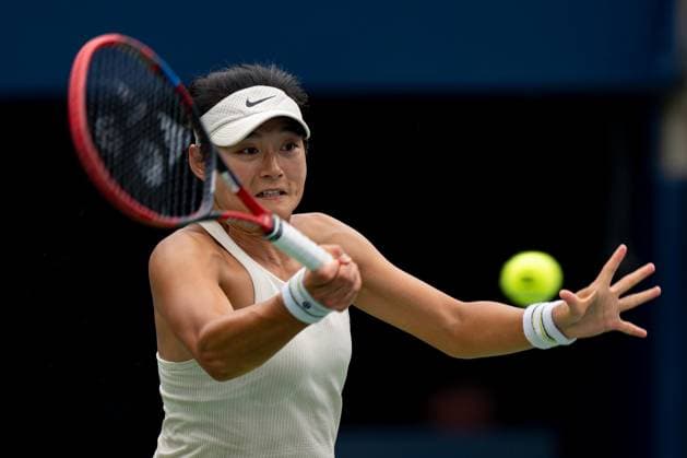 TORONTO, ON - AUGUST 08: Wang Yafan of China hits a shot during her second round match of the National Bank Open, part of the WTA, Tennis Damen Tour, at Sobeys Stadium on August 8, 2024 in Toronto, Canada. (Photo by Julian Avram Icon Sportswire) TENNIS: AUG 08 National Bank Open EDITORIAL USE ONLY Icon2408080206