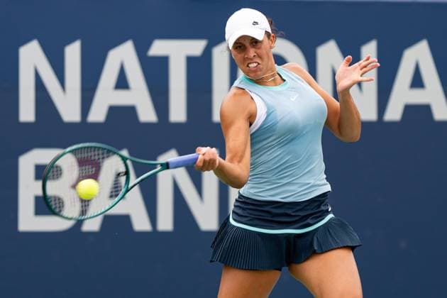 TORONTO, ON - AUGUST 08: Madison Keys of the United States hits a shot during her second round match of the National Bank Open, part of the WTA, Tennis Damen Tour, at Sobeys Stadium on August 8, 2024 in Toronto, Canada. (Photo by Julian Avram Icon Sportswire) TENNIS: AUG 08 National Bank Open EDITORIAL USE ONLY Icon2408080226
