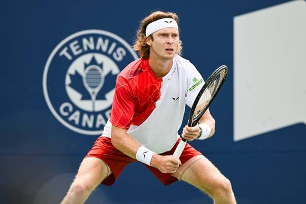 MONTREAL, QC - AUGUST 08: Andrey Rublev waits for service during a second round match at ATP, Tennis Herren National Bank Open on August 08, 2024 at IGA Stadium in Montreal, QC (Photo by David Kirouac Icon Sportswire) TENNIS: AUG 08 National Bank Open EDITORIAL USE ONLY Icon240808025