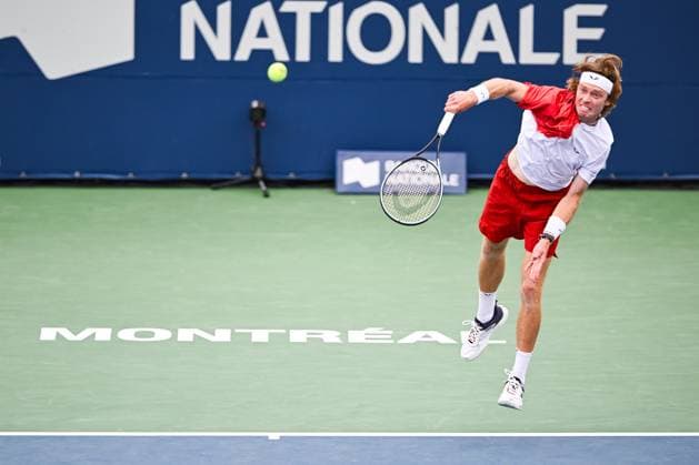 MONTREAL, QC - AUGUST 08: Andrey Rublev returns the ball during a second round match at ATP, Tennis Herren National Bank Open on August 08, 2024 at IGA Stadium in Montreal, QC (Photo by David Kirouac Icon Sportswire) TENNIS: AUG 08 National Bank Open EDITORIAL USE ONLY Icon240808042