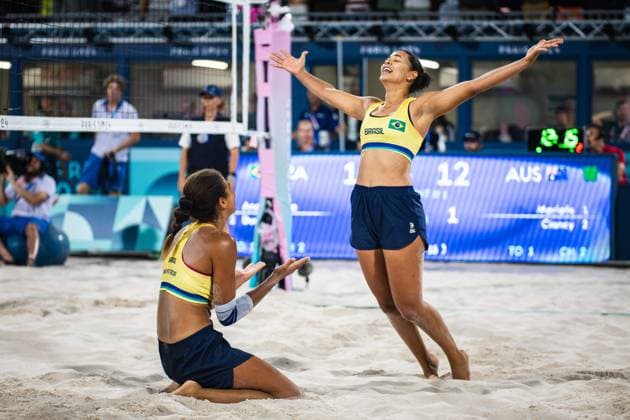 Brazil x Australia women&amp; 39;s beach volle PARIS, IF - 08.08.2024: BRAZIL X AUSTRALIA WOMEN& 39;S BEACH VOLLE - Beach volleyball, Beachvolleyball - Paris 2024 Olympics - Brazil (Ana Patricia and Duda) x Australia (Mariafe and Clancy) in a match valid for the semifinal of the women& 39;s doubles competition, held at the Eiffel Tower Arena, in Paris, France, this Thursday (08) (Photo: Luca Castro Fotoarena) x2590257x  LucaxCastro