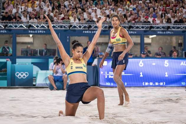 Duda Lisboa of Brazil during the womens Beach volleyball, Beachvolleyball match between Ana Patricia Ramos Duda Lisboa of Brazil and Mariafe Artacho del Solar Taliqua Clancy of Australia at the Olympic Games, Olympische Spiele, Olympia, OS Paris 2024 at Eiffel Tower Stadium in Paris, France. (Richard Callis SPP) Copyright: xRichardxCallis SPPx spp-en-RiCa-RM4_richie_08082024b-9644