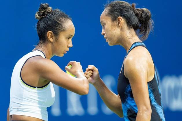 TORONTO, ON - AUGUST 08: Bianca Fernandez (R) and Leylah Fernandez (L) react during their doubles match of the National Bank Open, part of the WTA, Tennis Damen Tour, at Sobeys Stadium on August 8, 2024 in Toronto, Canada. (Photo by Julian Avram Icon Sportswire) TENNIS: AUG 08 National Bank Open EDITORIAL USE ONLY Icon2408080414