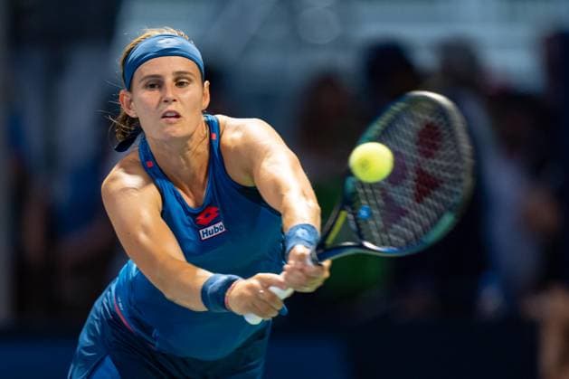 TORONTO, ON - AUGUST 08: Greet Minnen of Belgium hits a shot during her second round match of the National Bank Open, part of the WTA, Tennis Damen Tour, at Sobeys Stadium on August 8, 2024 in Toronto, Canada. (Photo by Julian Avram Icon Sportswire) TENNIS: AUG 08 National Bank Open EDITORIAL USE ONLY Icon2408080453