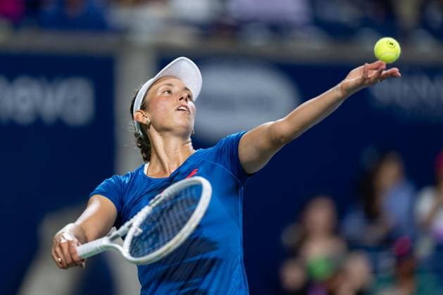 TORONTO, ON - AUGUST 08: Elise Mertens of Belgium serves during her second round match of the National Bank Open, part of the WTA, Tennis Damen Tour, at Sobeys Stadium on August 8, 2024 in Toronto, Canada. (Photo by Julian Avram Icon Sportswire) TENNIS: AUG 08 National Bank Open EDITORIAL USE ONLY Icon2408080529