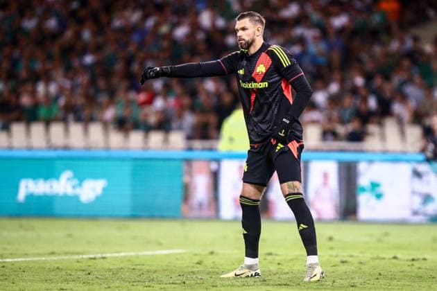 2024-08-08 Panathinaikos FC v AFC Ajax - Europa League Qualifier Third Round - 1st leg ATHENS, NETHERLANDS - AUGUST 8: goalkeeper Bartomiej Dragowski of Panathinaikos FC pointing during the Europa League Qualifier Third Round - 1st leg match between Panathinaikos FC and AFC Ajax at Olympic Stadium Spyridon Louis on August 8, 2024 in Athens, Netherlands. Athens Olympic Stadium Spyridon Louis Netherlands Content not available for redistribution in The Netherlands directly or indirectly through any third parties. Copyright: xx