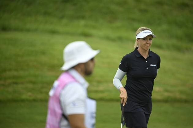 Noora Komulainen of Finland competes during women s individual stroke play of golf at the Paris Summer Olympic Games, Olympische Spiele, Olympia, OS in Le Golf National on August 9, 2024. Paris France LKFTJK20240809121411TQSG  Copyright: xAnttixAimo-Koivistox LKFTJK20240809121411TQSG