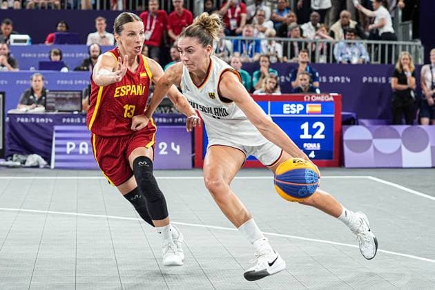 2024-08-05 3x3 Basketball Women s Final - Olympic Games, Olympische Spiele, Olympia, OS Paris 2024 - Day 10 PARIS, FRANCE - AUGUST 5: Sandra Ygueravide of Spain, Marie Reichert of Germany battle for the ball during the 3x3 Basketball Women s Final - Olympic Games Paris 2024 match between Germany and Spain on Day 10 at Esplanade Des Invalides on August 5, 2024 in Paris, France. Paris Esplanade Des Invalides France Content not available for redistribution in The Netherlands directly or indirectly through any third parties. Copyright: xAndrexWeeningx