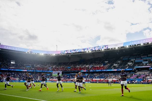 240809 Players of France ahead of the men™s football final between France and Spain during day 14 of the Paris 2024 Olympic Games on August 9, 2024 in Paris Photo Johanna Säll BILDBYRAN code JL JL0429 fotboll football soccer fotball olympic games olympics os ol olympiska spelen olympiske leker paris 2024 paris os paris ol 14 bbeng spanien frankrike  Copyright: JOHANNAxSÄLL BB240809ZH118