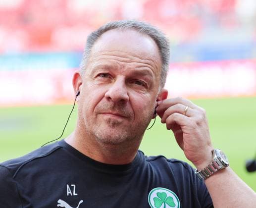 Alexander Zorniger, Coach Fuerth, GER, 1 FC Kaiserslautern vs Spvgg Greuther Fuerth, Football, 2 Bundesliga, Matchday 2, Season 2024 25, 09 08 2024, DFL REGULATES ANY USE OF PHOTOGRAPHS AS IMAGE SEQUENCES AND ORQUASI VIDEO, GER, 1 FC Kaiserslautern vs Spvgg Greuther Fuerth, Football, 2 Bundesliga, Matchday 2, Season 2024 25, 09 08 2024, Kaiserslautern Copyright: xEibner-Pressefoto joergxNiebergax EP_JNL