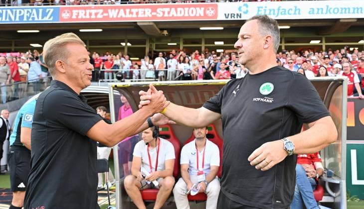 09 08 2024 Soccer Season 2024 2025 2 Soccer Bundesliga 01 Matchday 1 FC Kaiserslautern Rote Teufel SpVgg Greuther Fürth Kleeblatt Sportfoto Zink xwoxzix DFL regulations prohibit any use of photographs as image sequences and or quasi video only for editorial use Markus Anfang Trainer 1 FC Kaiserslautern FCK Alexander Zorniger Trainer SpVgg Greuther Fürth Handshake Handshake before the start of the match