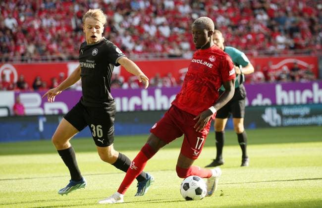 Philipp Müller 36, Greuther Fürth , Aaron Opoku 17, FC Kaiserslautern 09 08 2024, Football, 2 Bundesliga, FC Kaiserslautern SpVgg Greuther Fürth, 2 Matchday, Season 2024 25, Fritz Walter Stadion, Kaiserslautern, Germany, zmdz, DFB DFL regulations prohibit any use of photographs as image sequences and or quasi video FC Kaiserslautern SpVgg Greuther Fürth