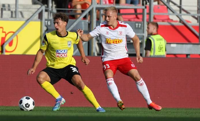 Krattenmacher - Pröger . 2. Bundesliga - Spieltag 2 , SSV Jahn Regensburg - SSV Ulm 1846 . Fußball , in JahnStadion , Regensburg , Bayern , Deutschland . August 09, 2024 - Photo: Ipa Photo Copyright: xx