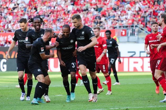Goal for 1 0 for Fuerth from penalty kick by Julian Green , GER, 1 FC Kaiserslautern vs Spvgg Greuther Fuerth, Soccer, 2 Bundesliga, Matchday 2, Match time 2024 25, 09 08 2024, DFL REGULATES ANY USE OF PHOTOGRAPHS AS IMAGE SEQUENCES AND ORQUASI VIDEO, GER, 1 FC Kaiserslautern vs Spvgg Greuther Fuerth, Football, 2 Bundesliga, 2 Matchday, Match time 2024 25, 09 08 2024, Kaiserslautern Copyright: xEibner-Pressefoto joergxNiebergax EP_JNL