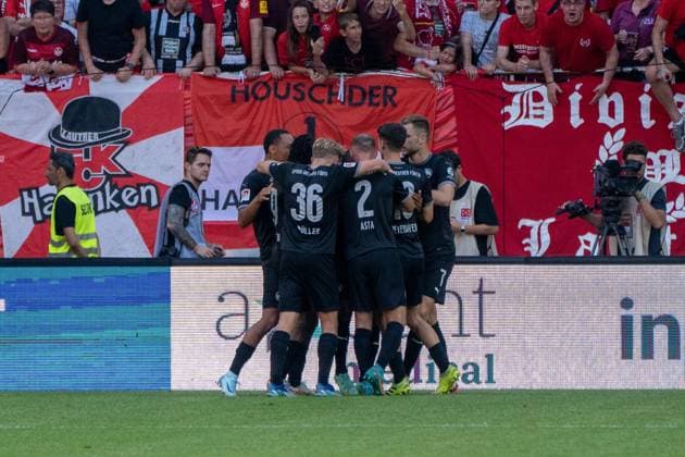 09 08 2024, xhfmx, Soccer 2 Bundesliga, 1 FC Kaiserslautern SpVgg Greuther Fürth emspor, Goal celebration to 0 1 by Julian Green SpVgg Greuther Fürth DFL DFB REGULATIONS PROHIBIT ANY USE OF PHOTOGRAPHS as IMAGE SEQUENCES and or QUASI VIDEO Kaiserslautern