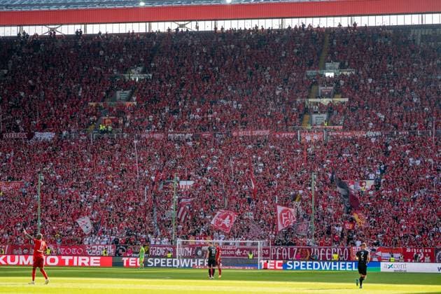 09 08 2024, xhfmx, Soccer 2 Bundesliga, 1 FC Kaiserslautern SpVgg Greuther Fürth emspor, Westtribüne Kaiserslautern DFL DFB REGULATIONS PROHIBIT ANY USE OF PHOTOGRAPHS as IMAGE SEQUENCES and or QUASI VIDEO Kaiserslautern
