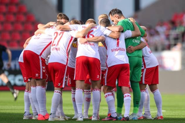Soccer, 2 Bundesliga, 20240809, SSV Jahn Regensburg SSV Ulm 1846 In the picture Regensburg swears in Regensburg Jahnstadion Bayern Germany Copyright: Passion2Press MarkusxFischerx