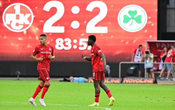 09 08 2024 Soccer Season 2024 2025 2 Soccer Bundesliga 02 Matchday 1 FC Kaiserslautern Rote Teufel SpVgg Greuther Fürth Kleeblatt Sportfoto Zink MeZi xmexzix DFL regulations prohibit any use of photographs as image sequences and or quasi video only for editorial use Torjubel Jubel nach Treffer Tor Torschuß zum 2 2 durch Ragnar Ache 9, 1 FC Kaiserslautern FCK