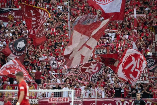 09 08 2024, xhfmx, Soccer 2 Bundesliga, 1 FC Kaiserslautern SpVgg Greuther Fürth emspor, Westtribüne Lautern Fans DFL DFB REGULATIONS PROHIBIT ANY USE OF PHOTOGRAPHS as IMAGE SEQUENCES and or QUASI VIDEO Kaiserslautern