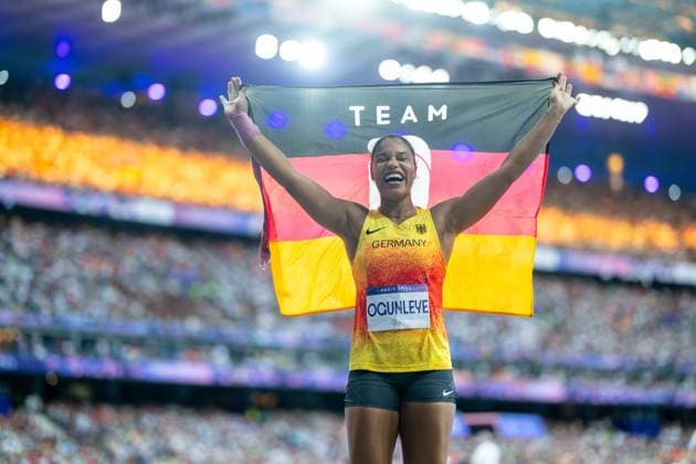 Sport Themen der Woche KW32 Sport Bilder des Tages Olympische Spiele (Leichtathletik); Paris, 09.08.2024 Yemisi OGUNLEYE of Germany, Winner Women s Shot Put, Olympische Spiele (Leichtathletik) in Paris, Stade de France, on Friday, 9. August 2024 *** Olympic Games Athletics Paris, 09 08 2024 Yemisi OGUNLEYE of Germany, Winner Women s Shot Put, Olympic Games Athletics in Paris, Stade de France, on Friday, August 9, 2024 Copyright: xBEAUTIFULxSPORTS TobiasxLacknerx