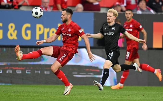 09 08 2024 Soccer Season 2024 2025 2 Soccer Bundesliga 01 Matchday 1 FC Kaiserslautern Rote Teufel SpVgg Greuther Fürth Kleeblatt Sportfoto Zink xwoxzix DFL regulations prohibit any use of photographs as image sequences and or quasi video only for editorial use Boris Tomiak 2, 1 FC Kaiserslautern FCK Jomaine Consbruch 14, SpVgg Greuther Fürth