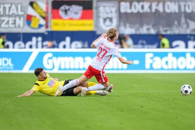 Soccer, 2 Bundesliga, 20240809, SSV Jahn Regensburg SSV Ulm 1846 In the picture Philipp MAIER SSV Ulm 1846, 26 and Dominik KOTHER SSV Jahn Regensubrg, 27 duel ball Regensburg Jahnstadion Bayern Germany Copyright: Passion2Press MarkusxFischerx