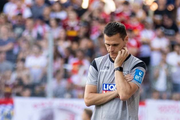 09 08 2024, Football, GER, Season, 2 Liga, Season 2024 2025, SSV Jahn Regensburg SSV Ulm 1846 Soccer Thomas Wörle Coach Ulm DFL REGULATIONS PROHIBIT ANY USE OF PHOTOGRAPHS AS IMAGE SEQUENCES AND OR QUASI VIDEO Regensburg Bavaria Germany Jahnstadion Regensburg