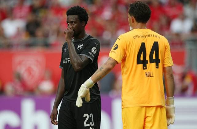 Gideon Jung 23, Greuther Fürth , Nahuel Noll 44, Goalkeeper, Greuther Fürth 09 08 2024, Soccer, 2 Bundesliga, FC Kaiserslautern SpVgg Greuther Fürth, 2 Matchday, Season 2024 25, Fritz Walter Stadion, Kaiserslautern, Germany, zmdz, DFB DFL regulations prohibit any use of photographs as image sequences and or quasi video FC Kaiserslautern SpVgg Greuther Fürth