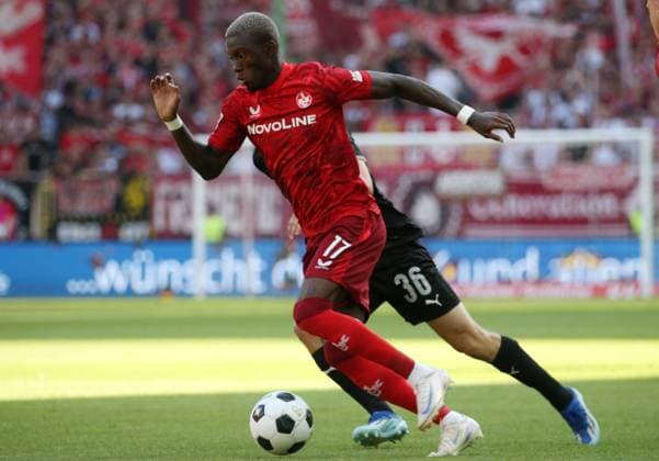 Aaron Opoku 17, FC Kaiserslautern 09 08 2024, Football, 2 Bundesliga, FC Kaiserslautern SpVgg Greuther Fürth, 2 Matchday, Season 2024 25, Fritz Walter Stadion, Kaiserslautern, Germany, zmdz, DFB DFL regulations prohibit any use of photographs as image sequences and or quasi video FC Kaiserslautern SpVgg Greuther Fürth