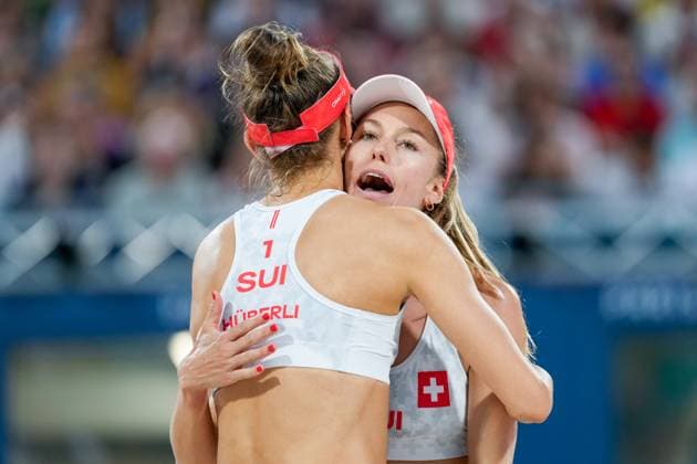PARIS, FRANCE AUGUST 9 Tanja Hueberli of Switzerland and Nina Brunner of Switzerland celebrate during the Women s Bronze Medal Match between Australia and Switzerland on day fourteen of the Olympic Games Paris 2024 at Stade Eiffel Champ de Mars on August 9, 2024 in Paris, France Paris France Copyright: xJustPictures.ch DanielaxPorcellix jp-en-EuSpIm-20240809-_DP10319-2