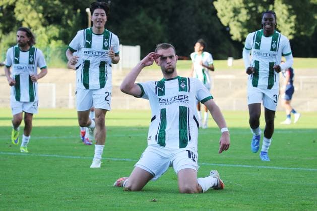 Mönchengladbach, Germany 09 August 2024 Regionalliga West 2024 2025 Bor Mönchengladbach U23 vs SC Paderborn U23 In the picture Goalscorer, goalscorer, Kushtrim Asallari Borussia Mönchengladbach U23 cheers after his goal for 2 1 Grenzlandstadion Nordrhein Westfalen Copyright: xFotostandx xVanxderxVeldenx