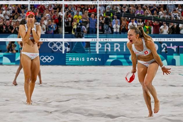 Olympic Games Beach Volleyball Paris 09 08 2024 Match for bronze, women, AUS vs SUI Tanja Hueberli left and Nina Brunner right at match point, bronze Copyright: xBEAUTIFULxSPORTS TomxBlochx