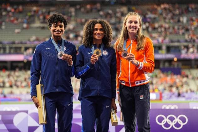 August 9, 2024, Paris, Paris, FRANCE: Gold medalist Sydney McLaughlin-Levrone of United States, Silver medalist Anna Cockrell of United States and Bronze medalist Femke Bol of Netherlands after Women s 400m Hurdles Final of the Athletics on Stade de France during the Paris 2024 Olympics Games on August 9, 2024 in Paris, France. Paris FRANCE - ZUMAa181 20240809_zaa_a181_775 Copyright: xAlvaroxDiazx