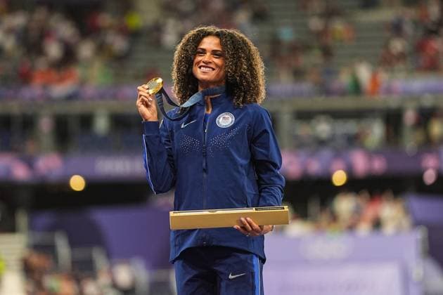 August 9, 2024, Paris, Paris, FRANCE: Gold medalist Sydney McLaughlin-Levrone of United States after Women s 400m Hurdles Final of the Athletics on Stade de France during the Paris 2024 Olympics Games on August 9, 2024 in Paris, France. Paris FRANCE - ZUMAa181 20240809_zaa_a181_780 Copyright: xAlvaroxDiazx