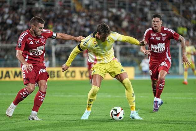 August 3, 2024, Pescara, Abruzzo, Italy: DuAÂ¡an VlahoviÄ¡ of FC Juventus during pre-season friendly match between FC Juventus and Brest in Pescara, Italy, on August 3, 2024 Pescara Italy - ZUMAz109 20240803_zsp_z109_023 Copyright: xMarcoxZacx