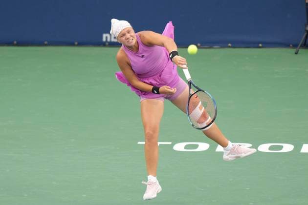 August 9, 2024, Toronto, On, CAN: Diana Shnaider of Russia hits a return to Coco Gauff of the United States at the National Bank Open in Toronto on Friday, August 9, 2024. Diana Shnaider  - ZUMAc35_ 20240809_zaf_c35_210 Copyright: xChrisxYoungx