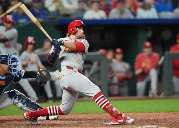 AUG 9, 2024: St. Louis Cardinals outfielder Brendan Donovan (33) drives a double to right field at Kauffman Stadium Kansas City, Missouri. CSM. Kansas City United States - ZUMAc04_ 20240809_zma_c04_305 Copyright: xJonxRobichaudx
