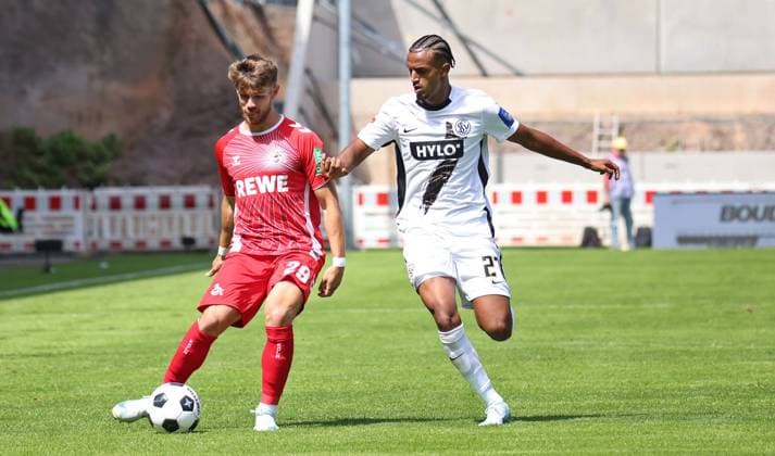 10 08 2024, Football, Men, 2 Bundesliga, Season 2024 2025, SV 07 Elversberg 1 FC Köln, Jan Thielmann 1 FC Köln Filimon Gerezgiher SV 07 Elversberg Elversberg Ursapharm Arena an der Kaiserlinde Saarland Germany EN Copyright: xSebastianxBachx