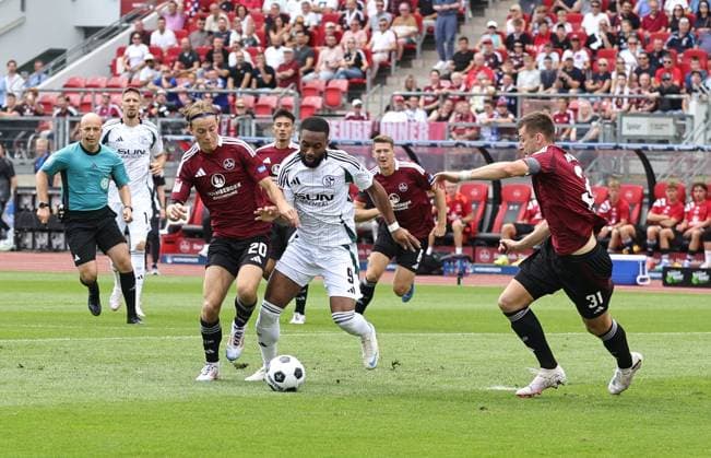 10 08 2024 Soccer Season 2024 2025 2 Soccer Bundesliga 02 Matchday 1 FC Nürnberg FCN Club FC Schalke 04 S04 Knappen Sportfoto Zink DaMa xdaxmax DFL regulations prohibit any use of photographs as image sequences and or quasi video only for editorial use Caspar Jander 20, 1 FC Nürnberg FCN Moussa Sylla 9, FC Schalke 04 S04 Robin Knoche 31, 1 FC Nürnberg FCN
