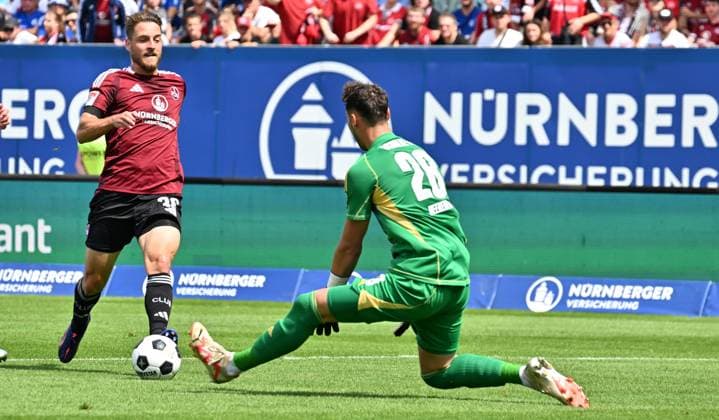 10 08 2024 Soccer Season 2024 2025 2 Soccer Bundesliga 02 Matchday 1 FC Nürnberg FCN Club FC Schalke 04 S04 Knappen Sportfoto Zink xwoxzix DFL regulations prohibit any use of photographs as image sequences and or quasi video only for editorial use Lukas Schleimer 36, 1 FC Nürnberg FCN Justin Heekeren 28, FC Schalke 04 S04