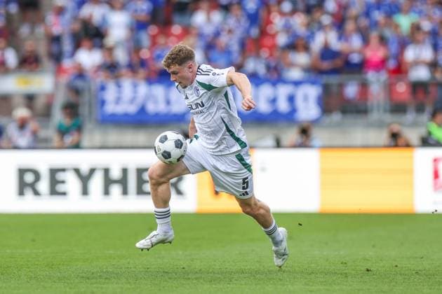 10 08 2024, Football, Season 2024 2025, 2 Bundesliga, 2 Matchday, 1 FC Nürnberg FC Schalke 04, Derry John Murkin FC Schalke 04 Nürnberg Max Morlock Stadion Bayern Germany xRHR PHOTO TRx Copyright: TimxRehbein RHR-FOTOx RHR-FOTO TR