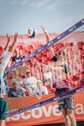 Beach volleyball men Allianz German Beach Tour 2024 Tourstop Kühlungsborn 10 08 2024 Milan Sievers on the attack Kühlungsborn beach at the pier Mecklenburg Western Pomerania Germany