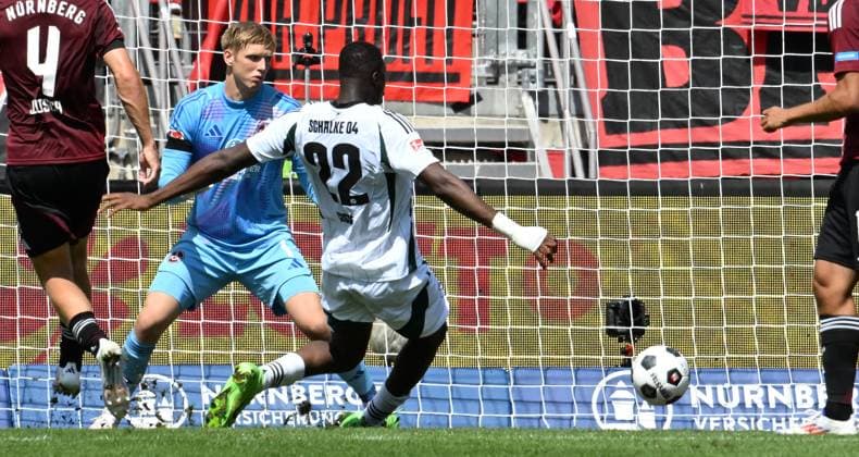 10 08 2024 Soccer Season 2024 2025 2 Soccer Bundesliga 02 Matchday 1 FC Nuremberg FCN Club FC Schalke 04 S04 Knappen Sportfoto Zink xwoxzix DFL regulations prohibit any use of photographs as image sequences and or quasi video only for editorial use Ibrahima Cisse 22, FC Schalke 04 S04 scores goal goal shot to 0 1 against Jan Reichert 1, 1 FC Nuremberg FCN