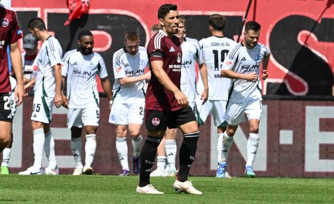10 08 2024 Soccer Season 2024 2025 2 Soccer Bundesliga 02 Matchday 1 FC Nürnberg FCN Club FC Schalke 04 S04 Knappen Sportfoto Zink xwoxzix DFL regulations prohibit any use of photographs as image sequences and or quasi video only for editorial use Danilo Soares 3, 1 FC Nürnberg FCN disappointed disappointment behind goal celebration jubilation joy after goal goal shot to 0 1 by Ibrahima Cisse 22, FC Schalke 04 S04