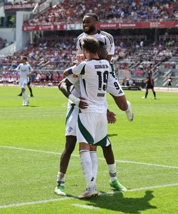 10 08 2024 Soccer Season 2024 2025 2 Soccer Bundesliga 02 Matchday 1 FC Nürnberg FCN Club FC Schalke 04 S04 Knappen Sportfoto Zink DaMa xdaxmax DFL regulations prohibit any use of photographs as image sequences and or quasi video only for editorial use Jubel Freude Torjubel nach Tor zum 0 1 Ibrahima Cisse 22, FC Schalke 04 S04 und Mannschaft Team jubelt freut sich Torschütze Ibrahima Cisse 22, FC Schalke 04 S04