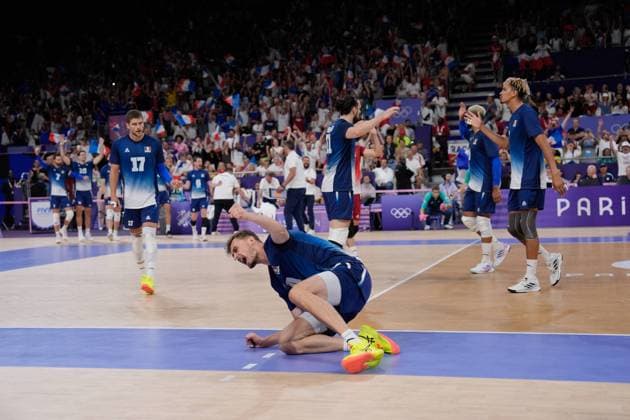 Paris 2024 - Volleyball Final - France vs Poland at the men s volleyball gold medal match between France and Poland during the Paris 2024 Olympic Games, Olympische Spiele, Olympia, OS at the South Paris Arena 1 in Paris, France on August 10, 2024. Photo by Nicolas Gouhier ABACAPRESS.COM Paris France  Copyright: xNicolasxGouhier ABACAx